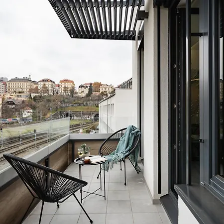 Days - Two Bedroom With Garage, Ac, Terrace And Balcony In Vinohrady Apartment Prague