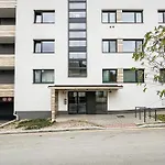 Διαμέρισμα Days - Two Bedroom With Garage, Ac, Terrace And Balcony In Vinohrady Πράγα