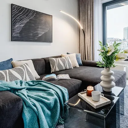 Days - Two Bedroom With Garage, Ac, Terrace And Balcony In Vinohrady * 프라하