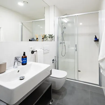 Days - Two Bedroom With Garage, Ac, Terrace And Balcony In Vinohrady 아파트 프라하